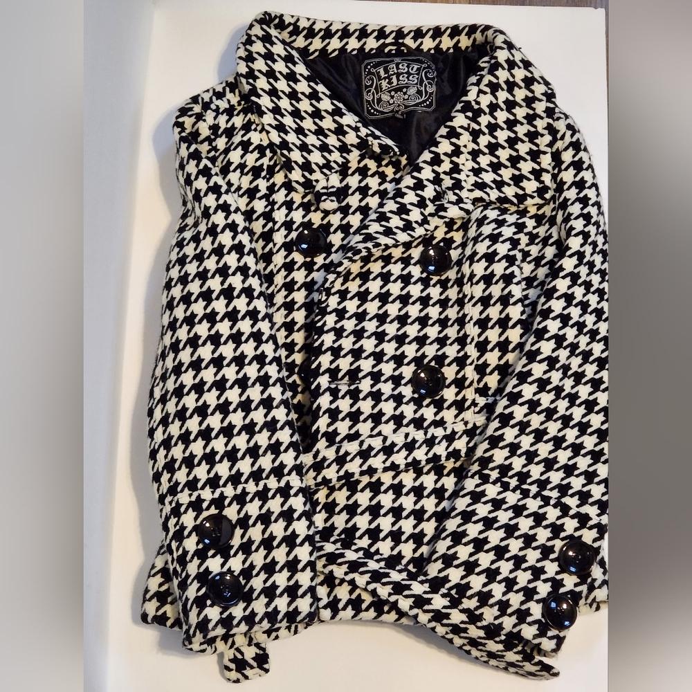 Chevron Design Women's Last Kiss XL Jacket Pea Coat Runs Small